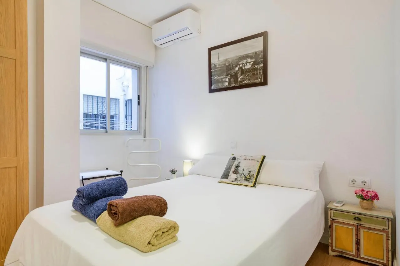 Urbanchicmalaga 3 Bedroom Spacious Quiet Historic Malaga Apt